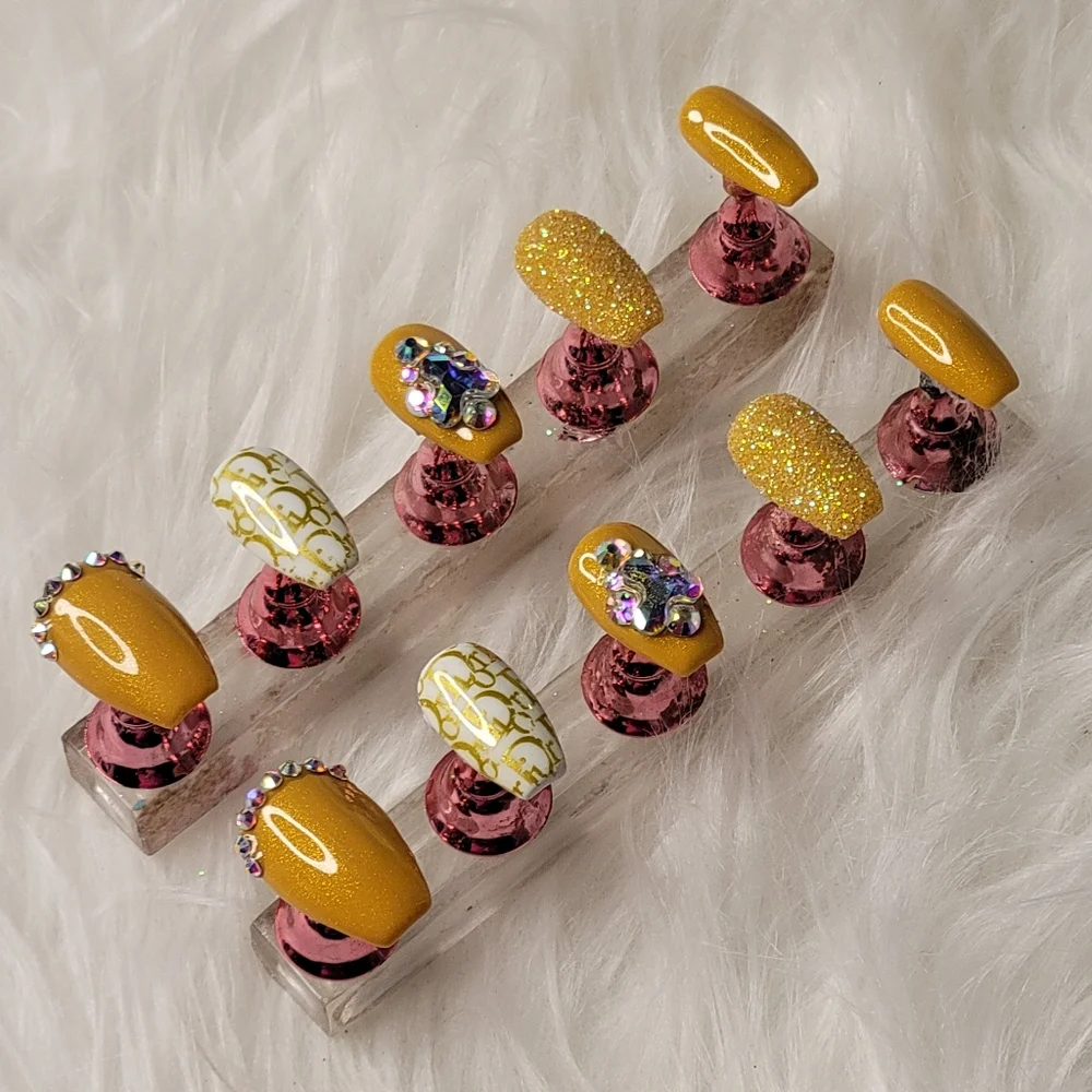 Acrylic press on nails - Picture 2 of 4